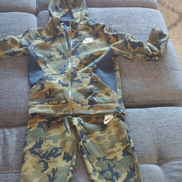 long sleeve floral jumpsuit